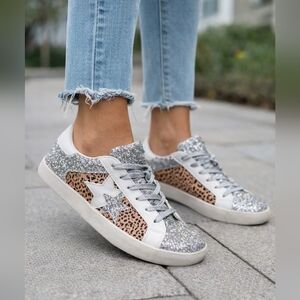 🖤JUST FAB ZAYLEE SNEAKERS 🖤